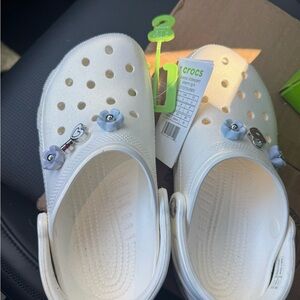 CROCS Kids White Sandals with Blue Flowers Classic Iridescent with Charms